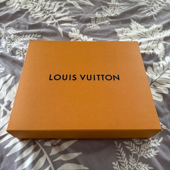 Louis Vuitton Inside Out Sweater - Picture 3 of 4